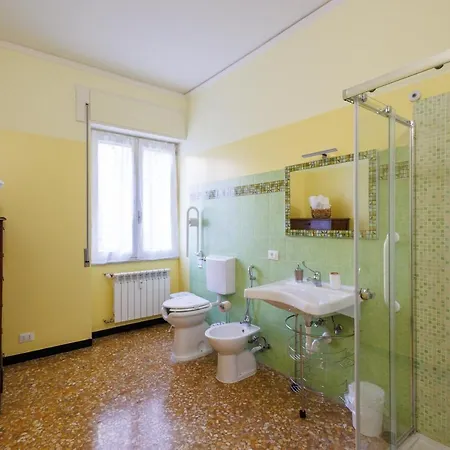 Casa Vittoria Di San Martino 3* Genova